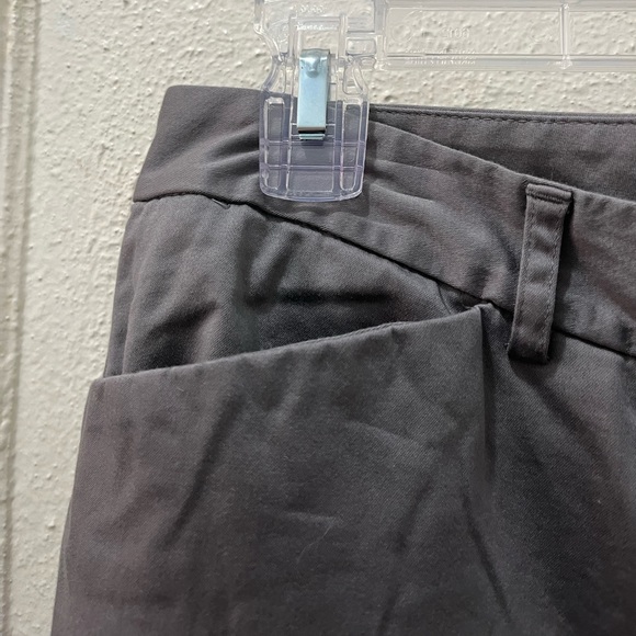 Van Heusen Stretch Gray Pants - Women’s size 12 - crop length - Picture 5 of 5
